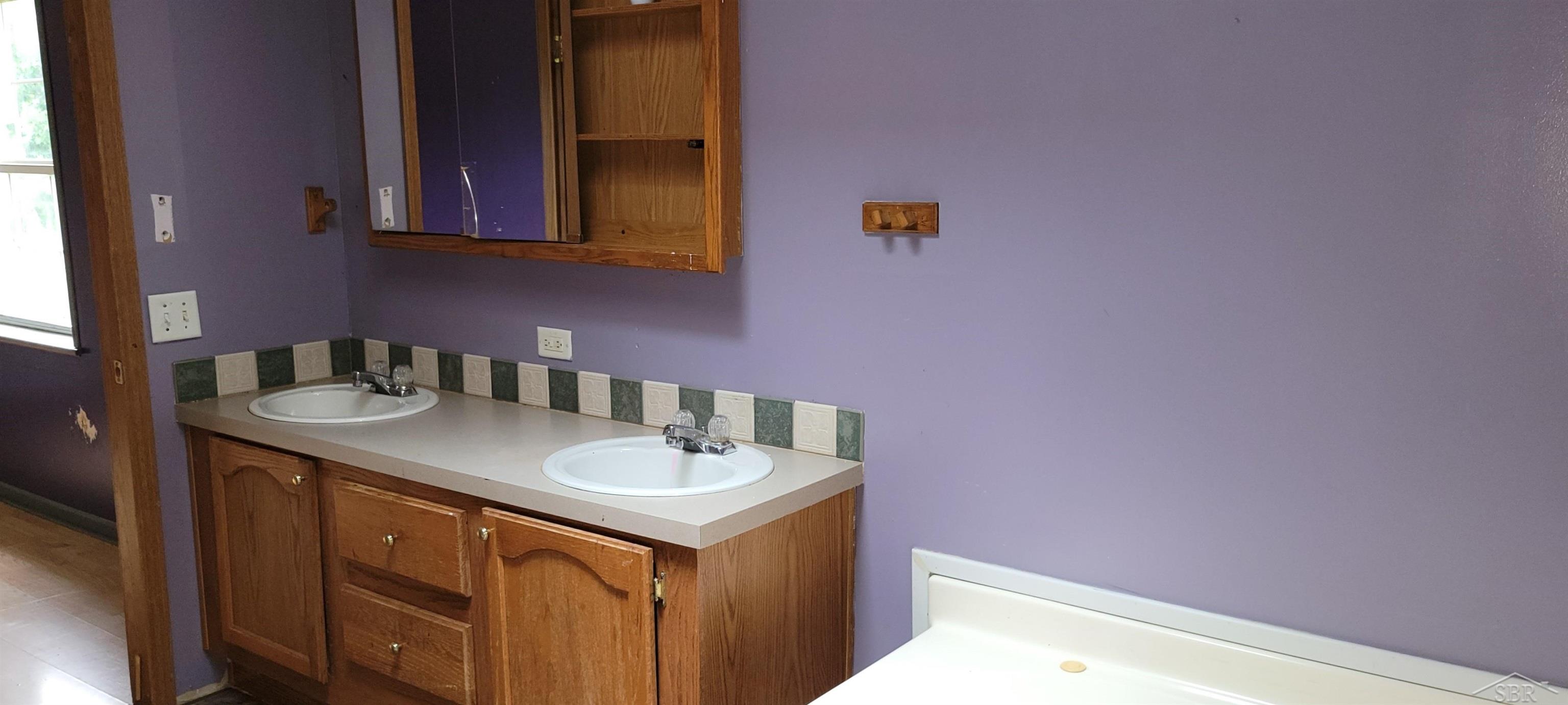 8045 North Belsay Road Millington, MI 48746 - Photo 13 of 27 50088320-12.JPG