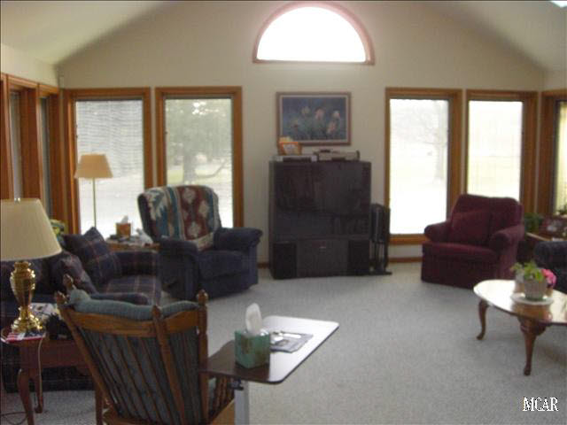 4225 East Dunbar Road Monroe, MI 48161 - Photo 9 of 19 FAMILY / SUNROOM