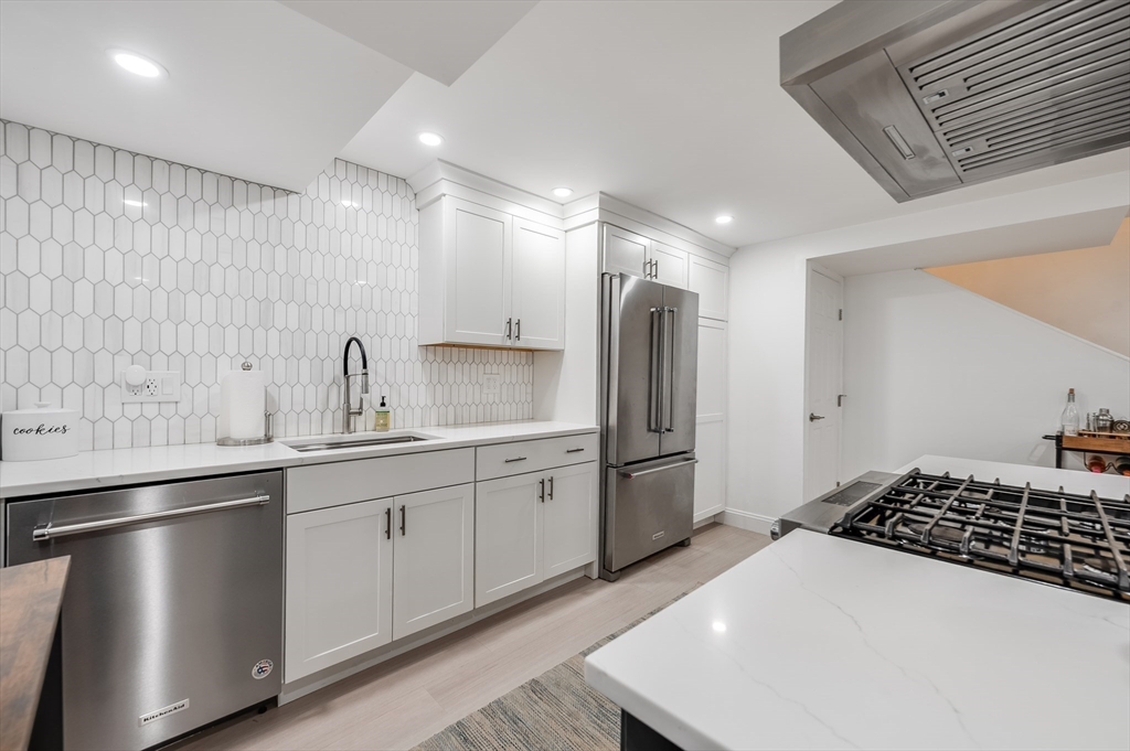 261 Silver Street, Unit 1 Boston, MA 02127 - Photo 7 of 17