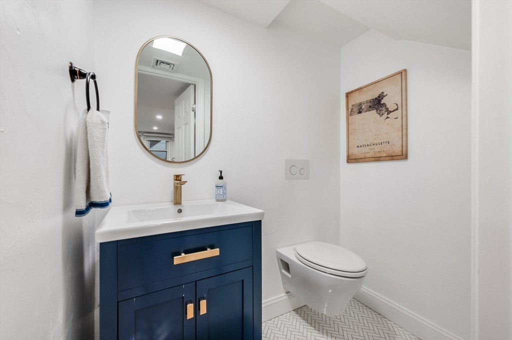 261 Silver Street, Unit 1 Boston, MA 02127 - Photo 8 of 17