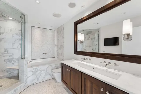 $1,350,000 | 900 20th Avenue South, Unit 1301, Nashville, TN 37212