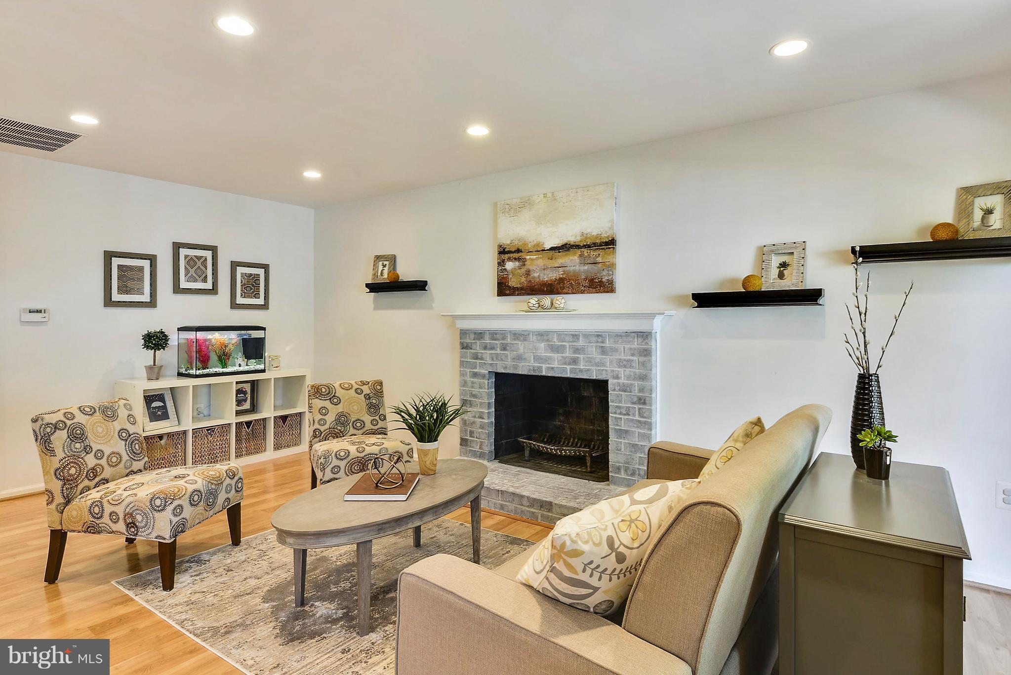 1024 Challedon Road Great Falls, VA 22066 - Photo 11 of 30 Family Room