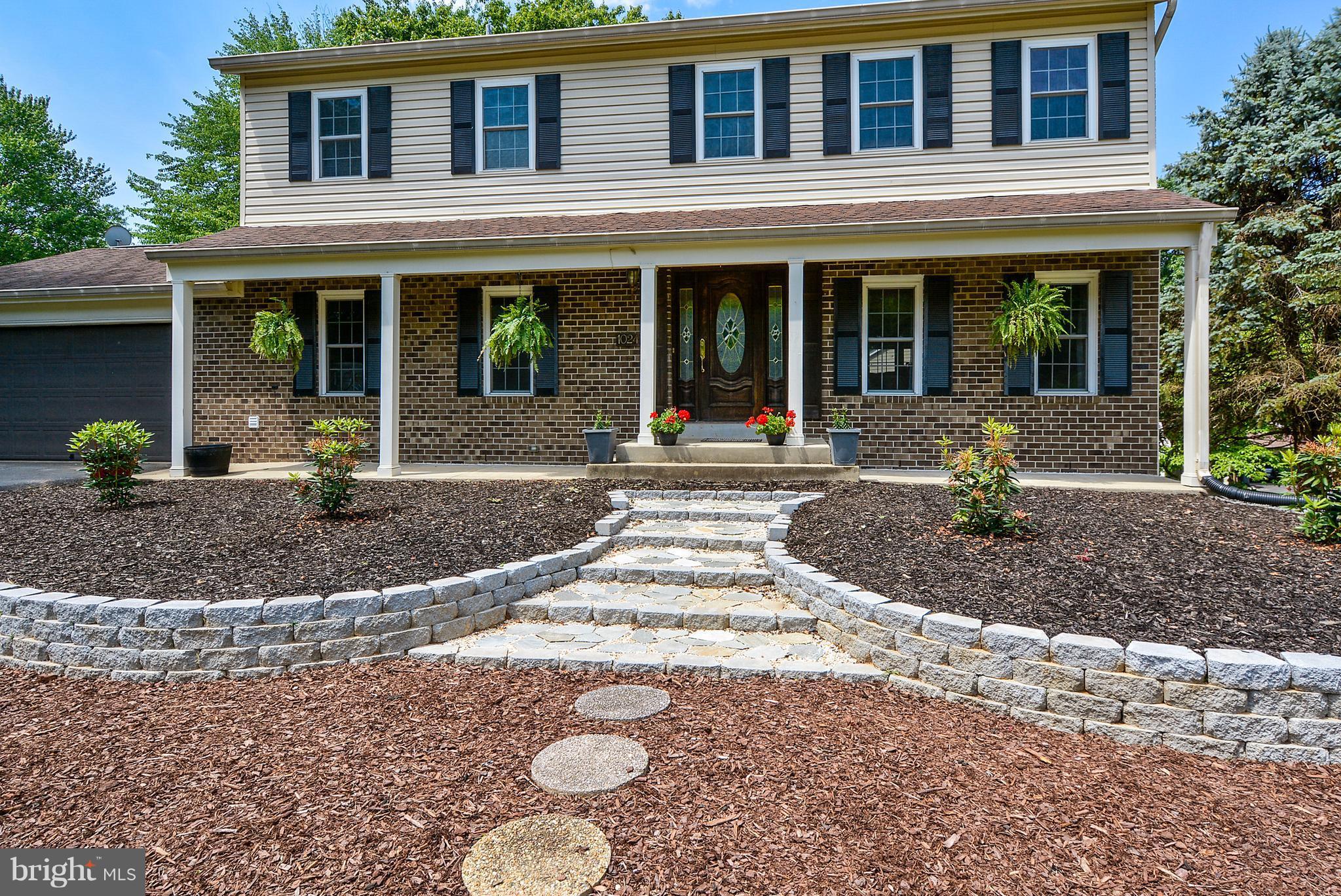 1024 Challedon Road Great Falls, VA 22066 - Photo 2 of 30 Exterior (Front)