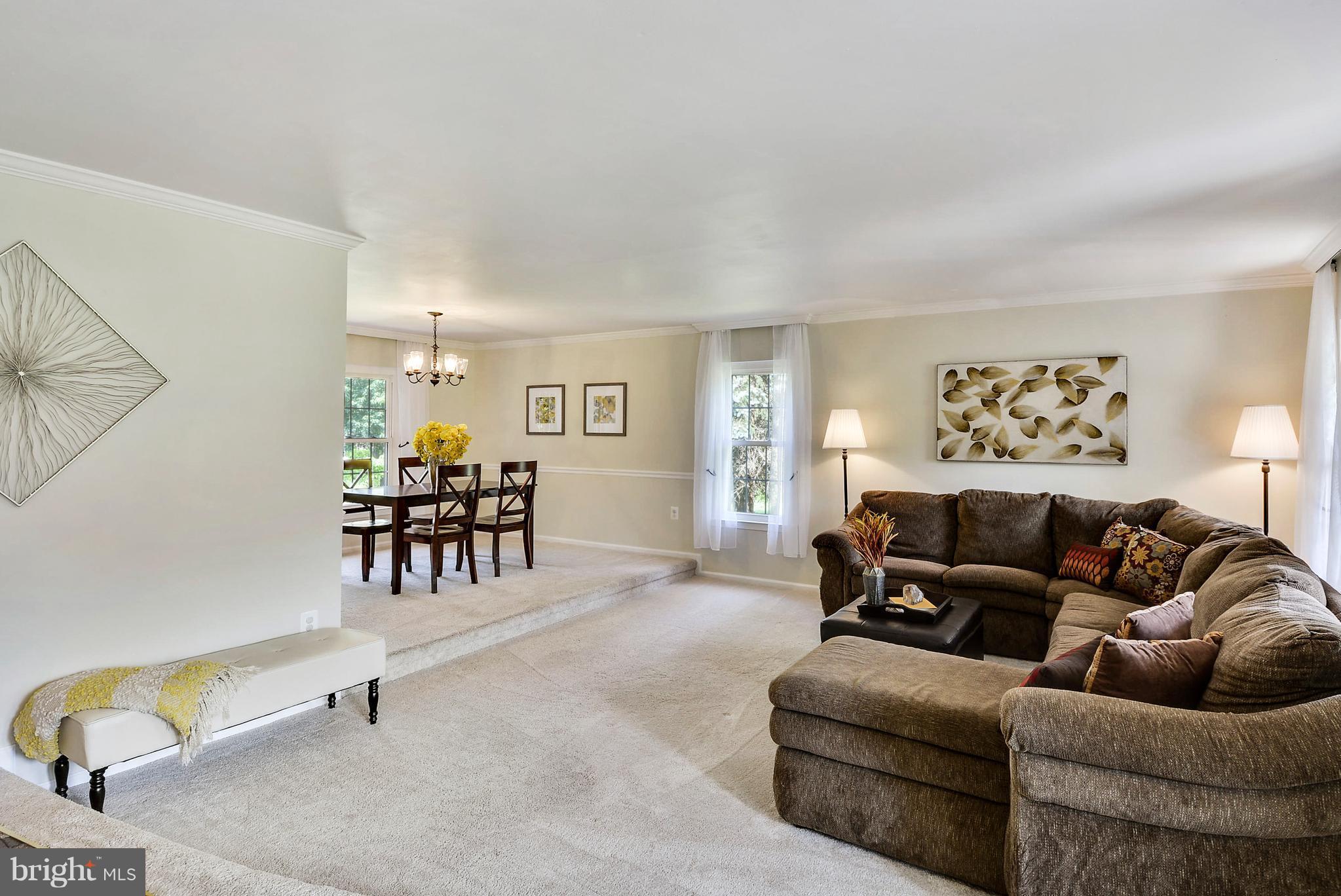 1024 Challedon Road Great Falls, VA 22066 - Photo 4 of 30 Living Room