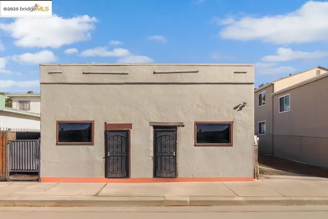 $895,000 | 8016 MacArthur Boulevard, Oakland, CA 94605