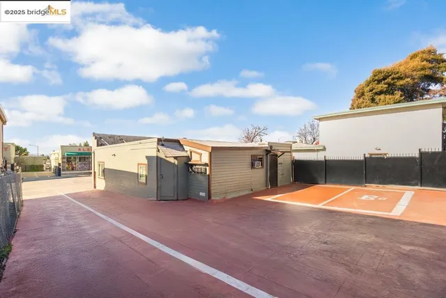 $895,000 | 8016 MacArthur Boulevard, Oakland, CA 94605
