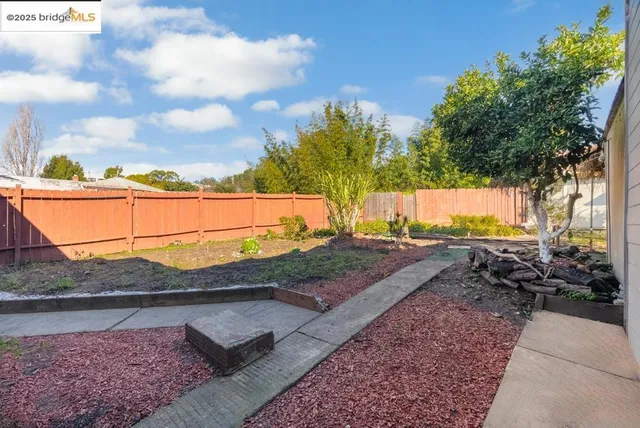 $895,000 | 8016 MacArthur Boulevard, Oakland, CA 94605