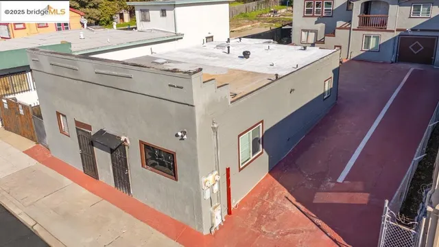 $895,000 | 8016 MacArthur Boulevard, Oakland, CA 94605