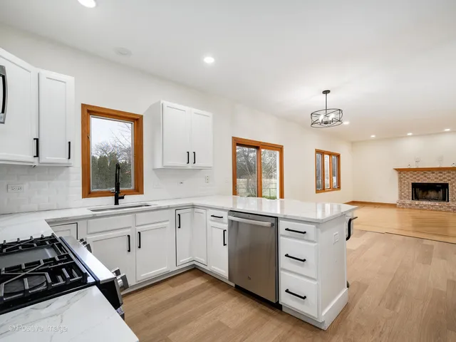 $549,000 | 359 Gilbert Drive, Wood Dale, IL 60191