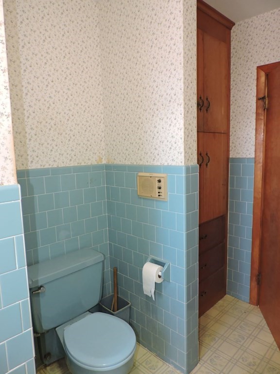 110 Gore Road Webster, MA 01570 - Photo 34 of 42 a bathroom with a toilet and a shower