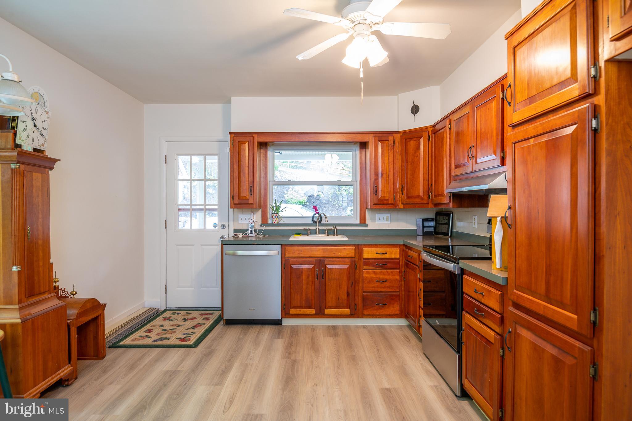 500 Church Lane Road Reading, PA 19606 - Photo 8 of 34