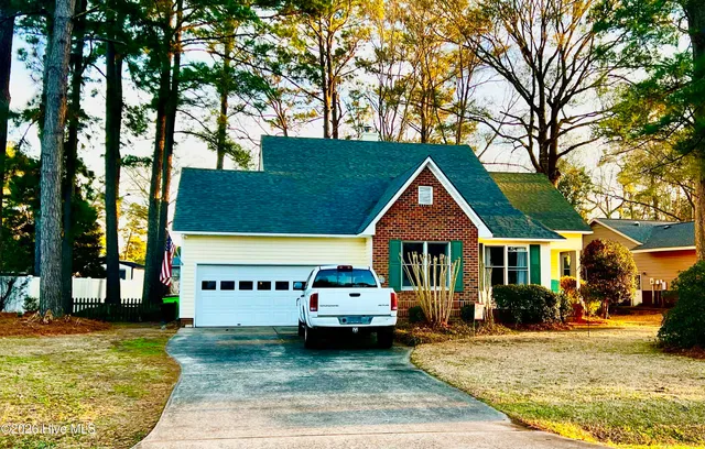 $319,900 | 813 Plantation Drive, New Bern, NC 28562