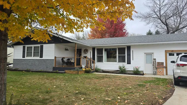 $290,000 | 1114 Bruce Circle, Marshall, MN 56258