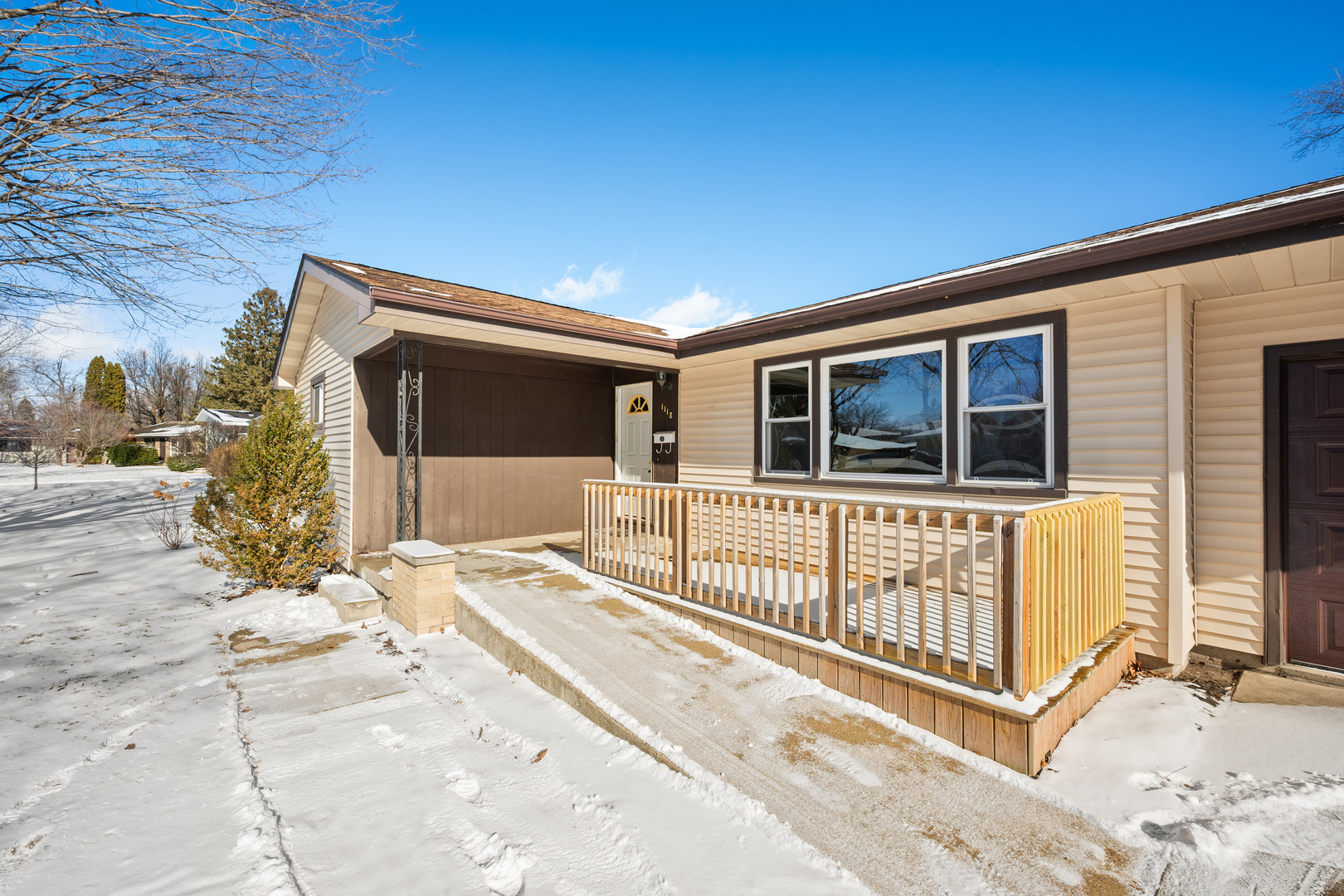 1118 Holmes Place DeKalb, IL 60115 - Photo 2 of 25