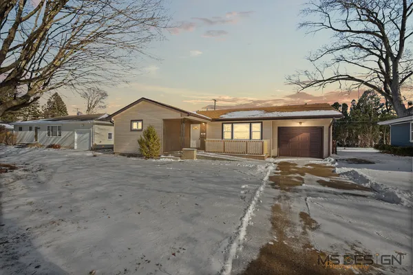 $260,000 | 1118 Holmes Place, DeKalb, IL 60115