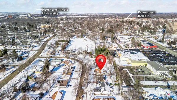 $260,000 | 1118 Holmes Place, DeKalb, IL 60115