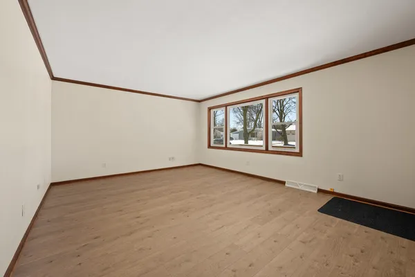 $260,000 | 1118 Holmes Place, DeKalb, IL 60115