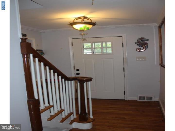 417 Highland Road Pottstown, PA 19464 - Photo 5 of 20 Foyer