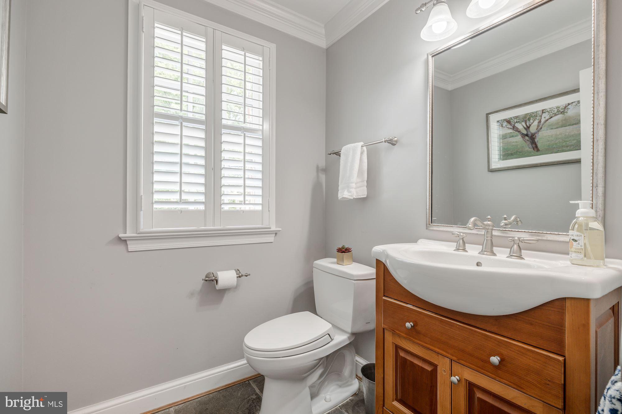 4912 Baltan Road Bethesda, MD 20816 - Photo 11 of 36 Powder room