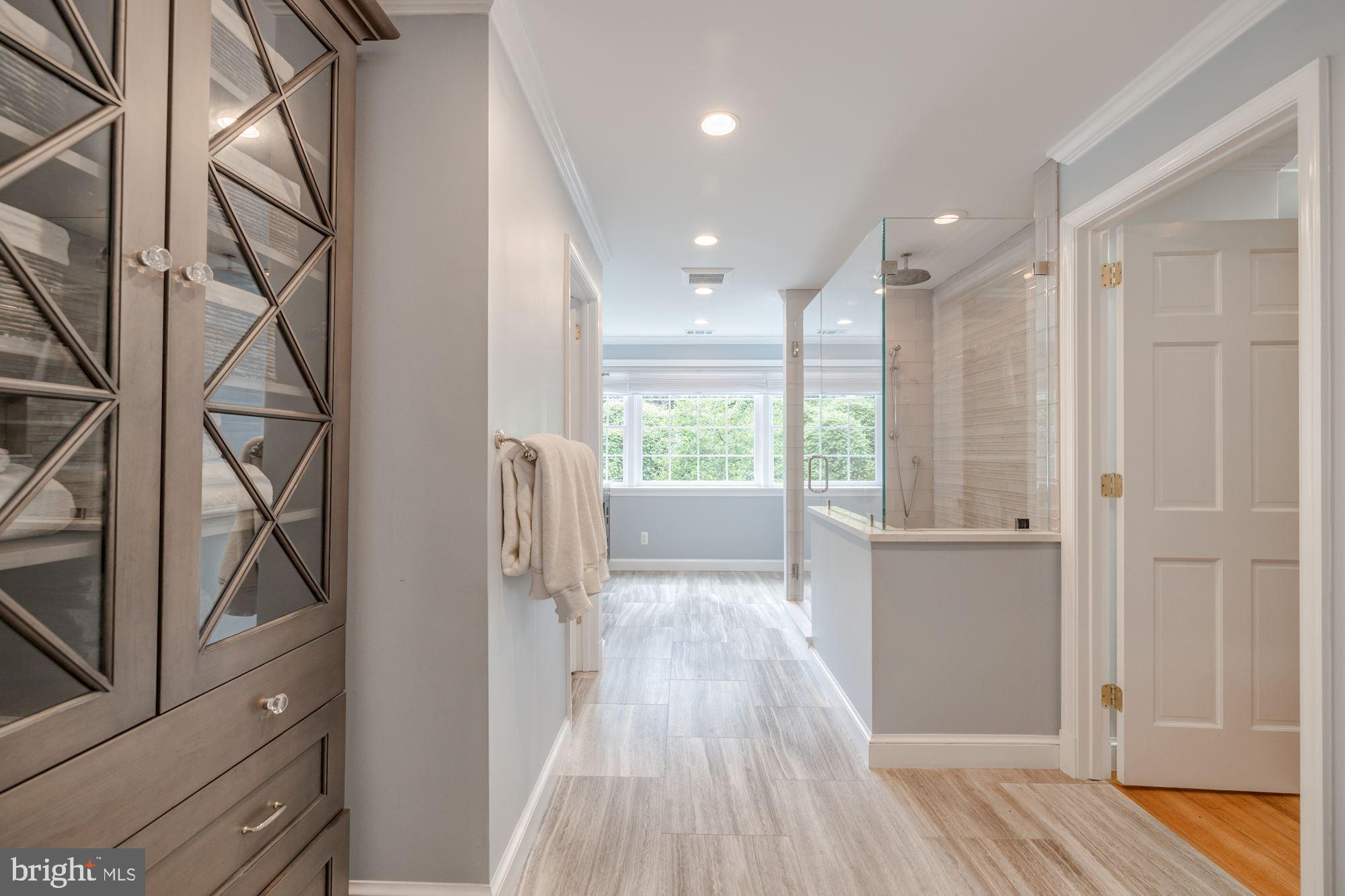 4912 Baltan Road Bethesda, MD 20816 - Photo 19 of 36 Lovely finishes and custom built-ins throughout