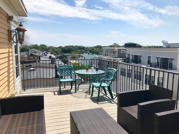 $4,495 | 360-362 Dorchester Street, Unit 3, Boston, MA 02127
