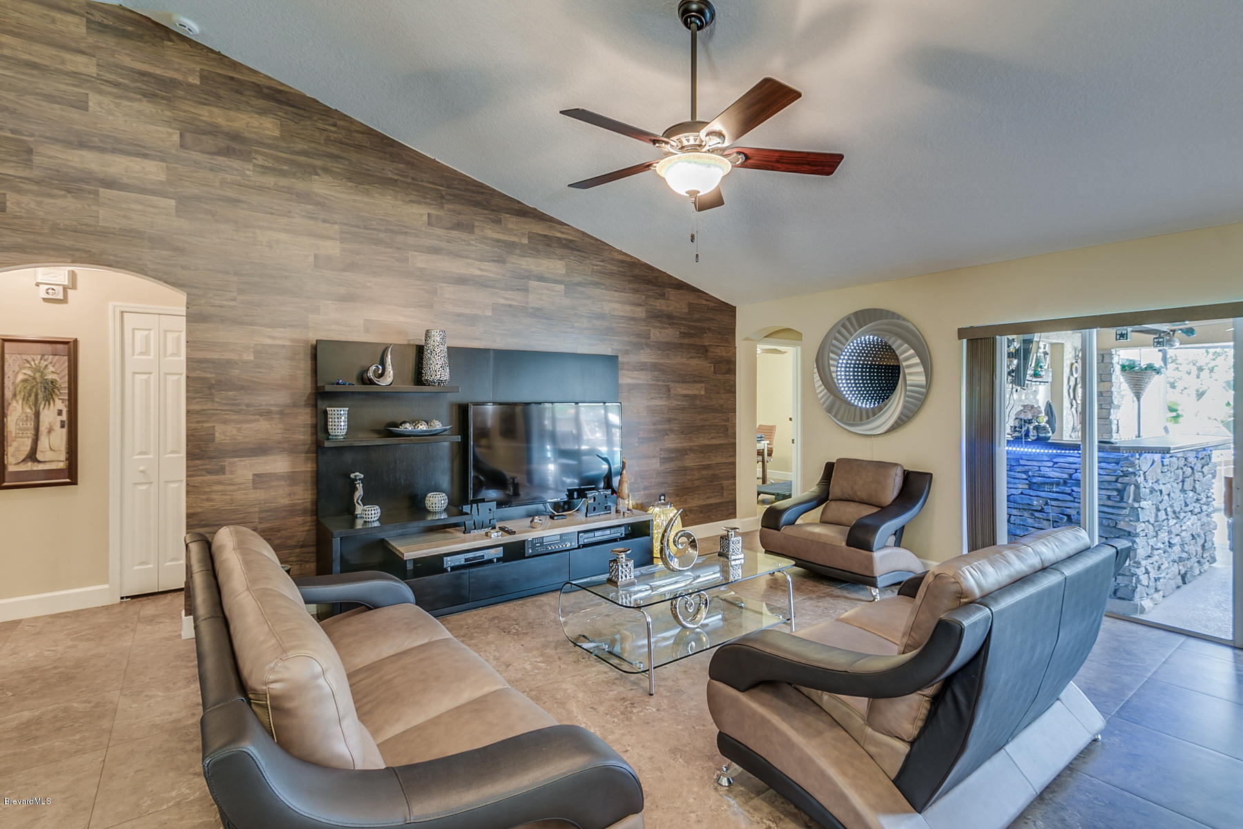 477 Larino Road Southwest Palm Bay, FL 32908 - Photo 22 of 31 473 Larino Street SW-23