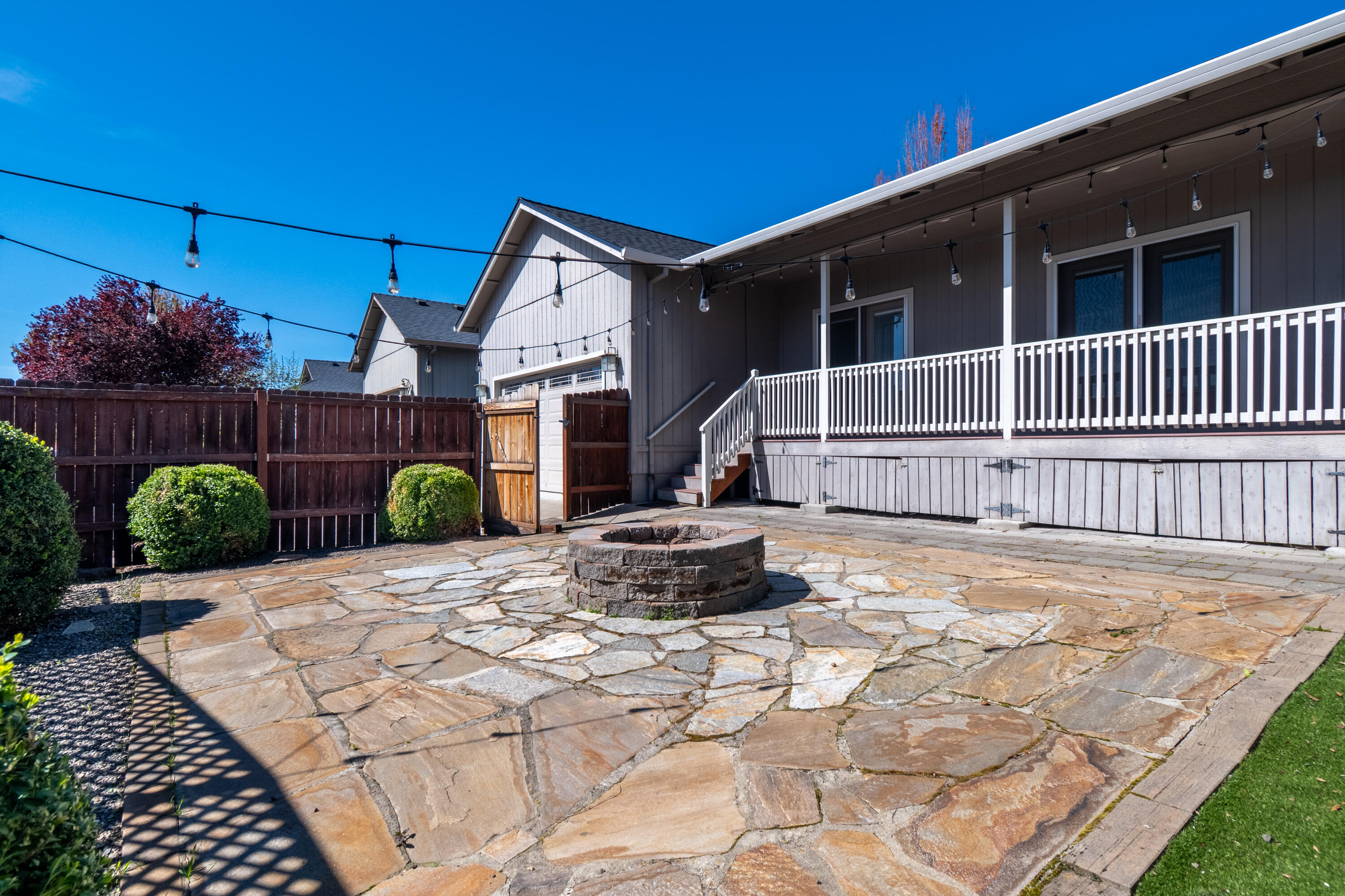 584 Barton Road Eagle Point, OR 97524 - Photo 26 of 30 01-27