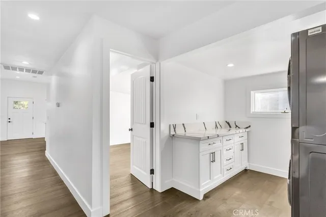 $3,200 | 3635 Locust Street, Riverside, CA 92501