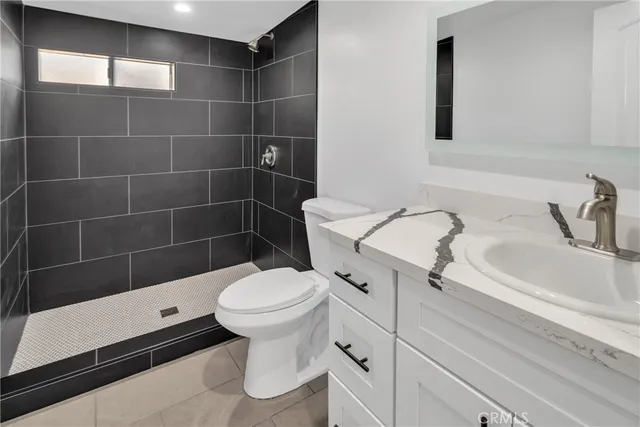 $3,200 | 3635 Locust Street, Riverside, CA 92501