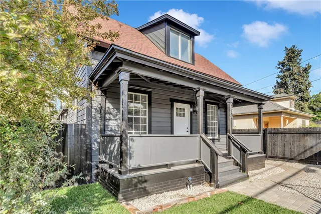 $3,200 | 3635 Locust Street, Riverside, CA 92501