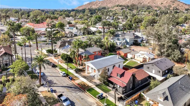 $3,200 | 3635 Locust Street, Riverside, CA 92501