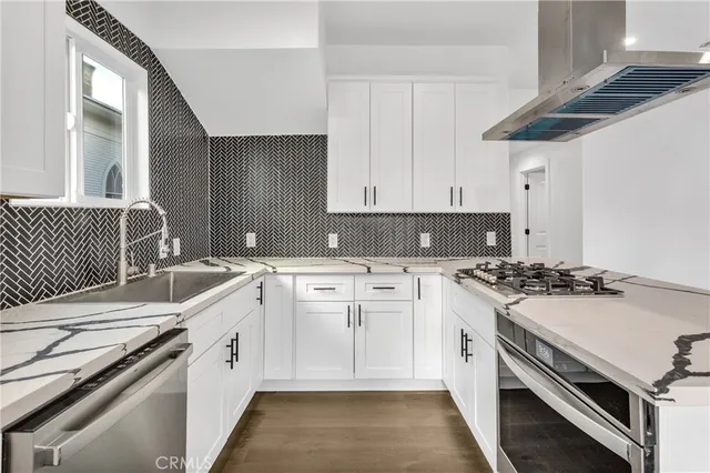 $3,200 | 3635 Locust Street, Riverside, CA 92501