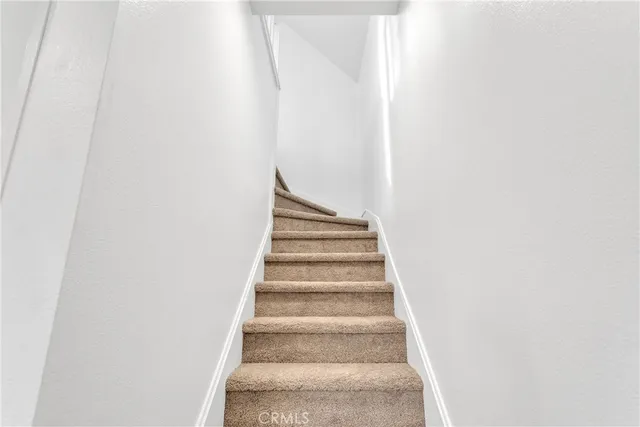 $3,200 | 3635 Locust Street, Riverside, CA 92501