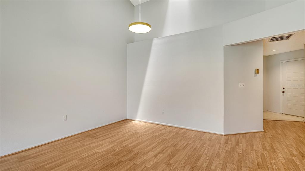 5720 Monte Rosso Road Sarasota, FL 34243 - Photo 15 of 47 Gallery Image 15