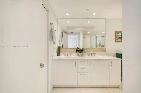 $755,000 | 1331 Brickell Bay Drive, Unit 904, Miami, FL 33131