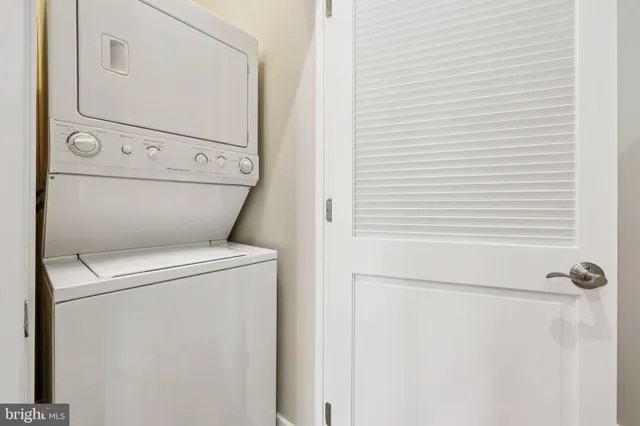 a close up view of a washer and dryer