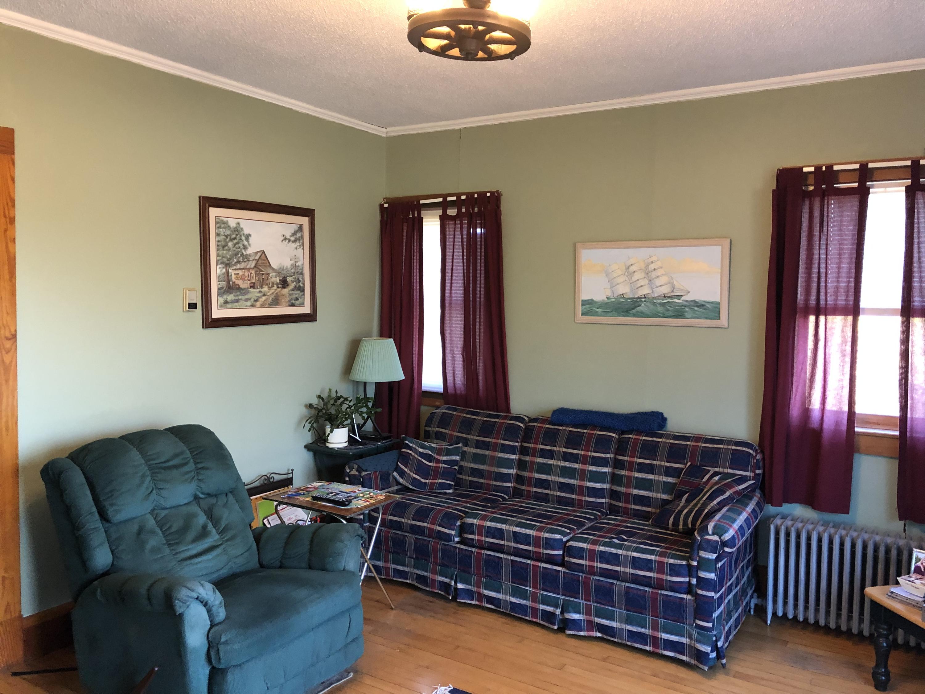 660 County Road Lubec, ME 04652 - Photo 10 of 45 7a. Living room