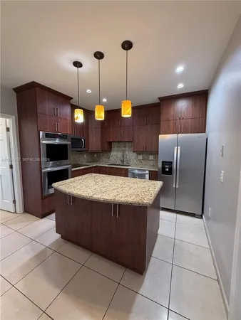 $2,800 | 7541 Northwest 176th Terrace, Unit 7541, Hialeah, FL 33015