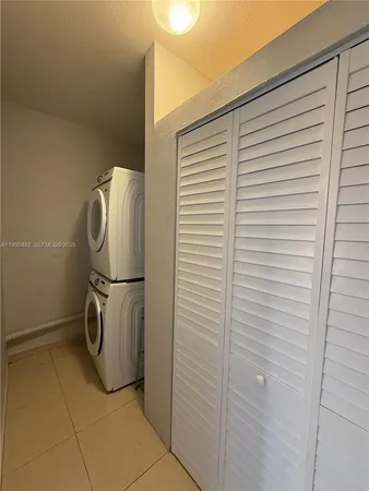 $2,800 | 7541 Northwest 176th Terrace, Unit 7541, Hialeah, FL 33015