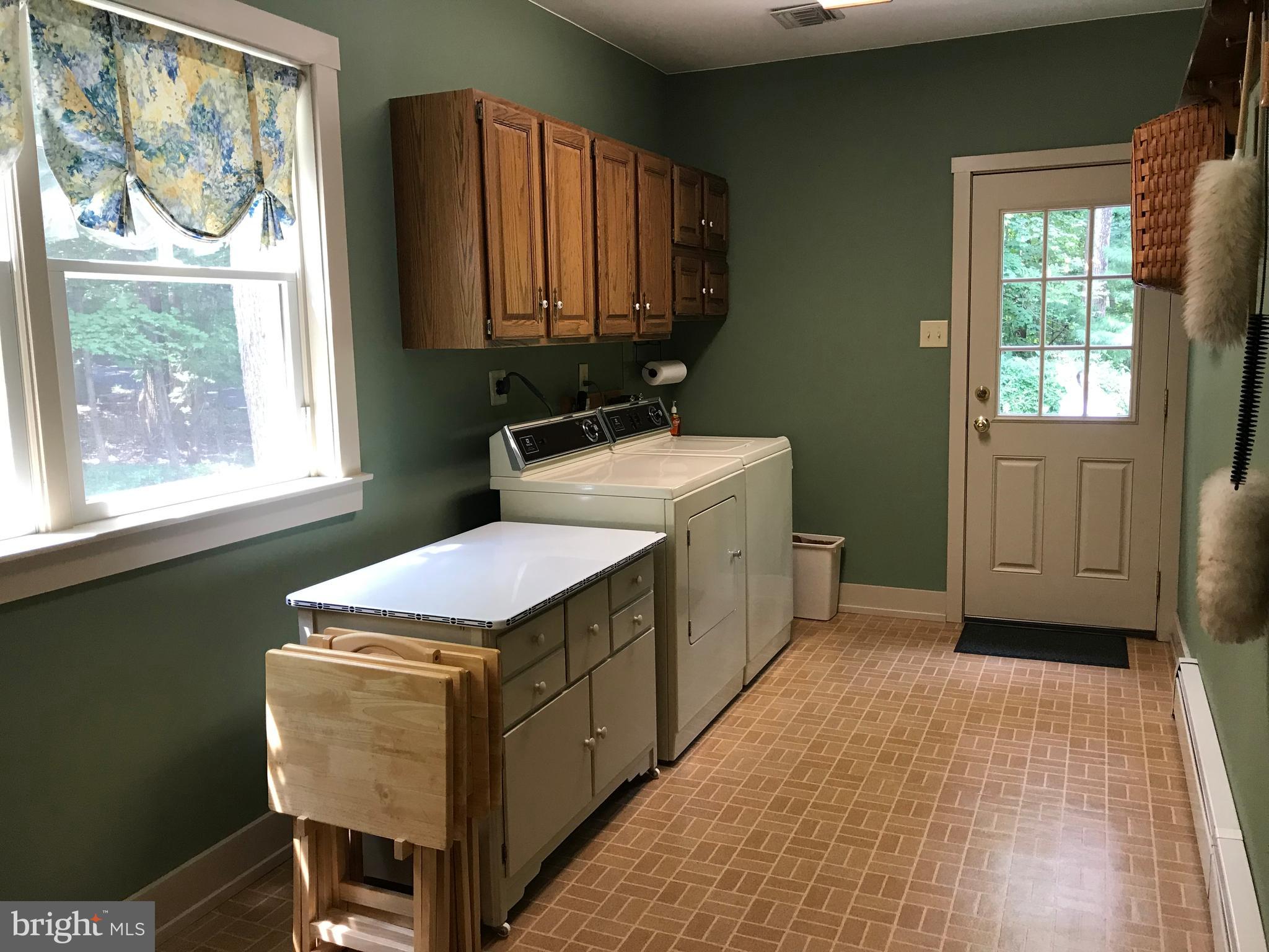 24 Ridgewood Place Ivyland, PA 18974 - Photo 13 of 26 Laundry area and Door to Driveway