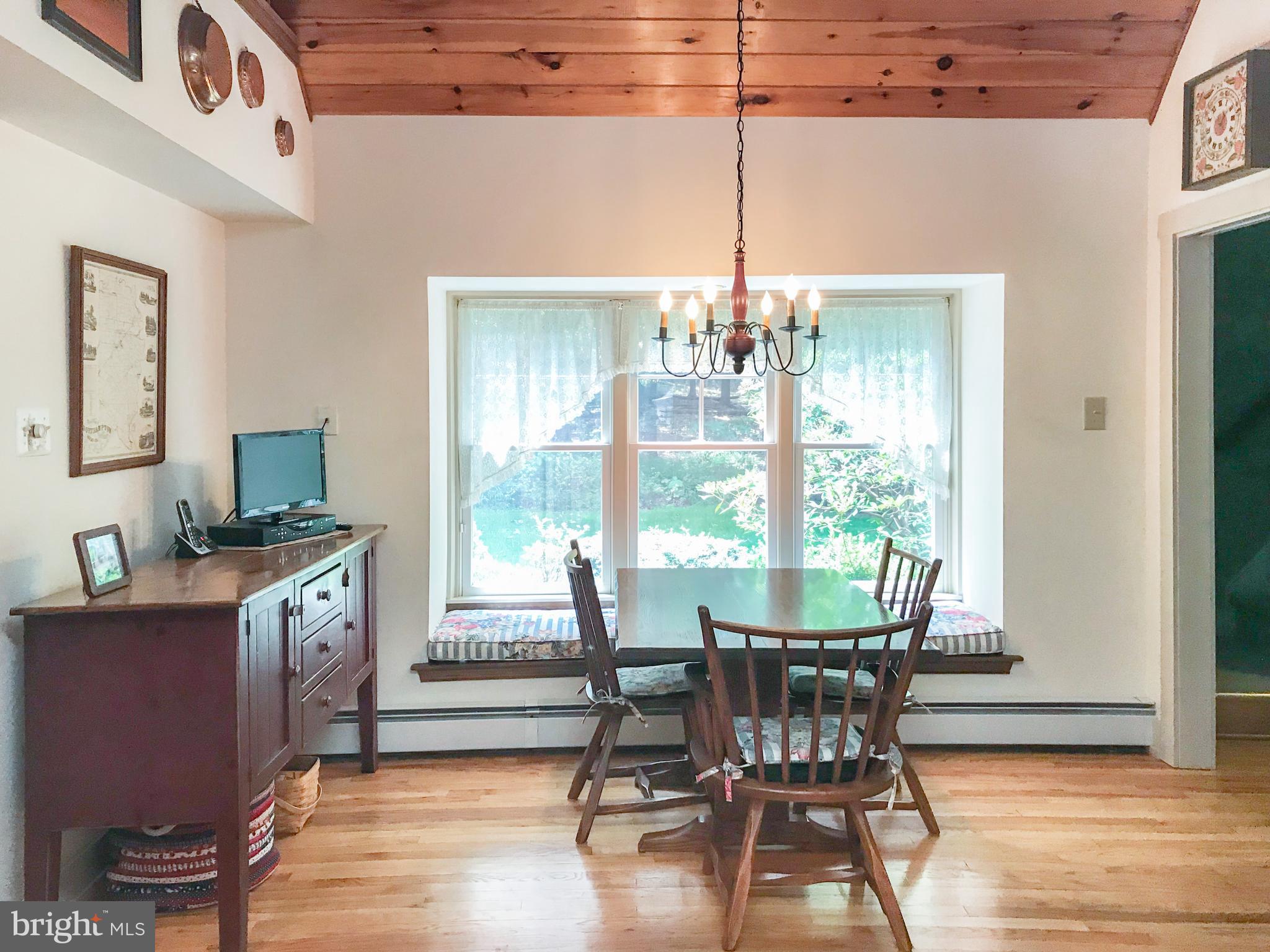 24 Ridgewood Place Ivyland, PA 18974 - Photo 10 of 26 Eating area in Kitchen