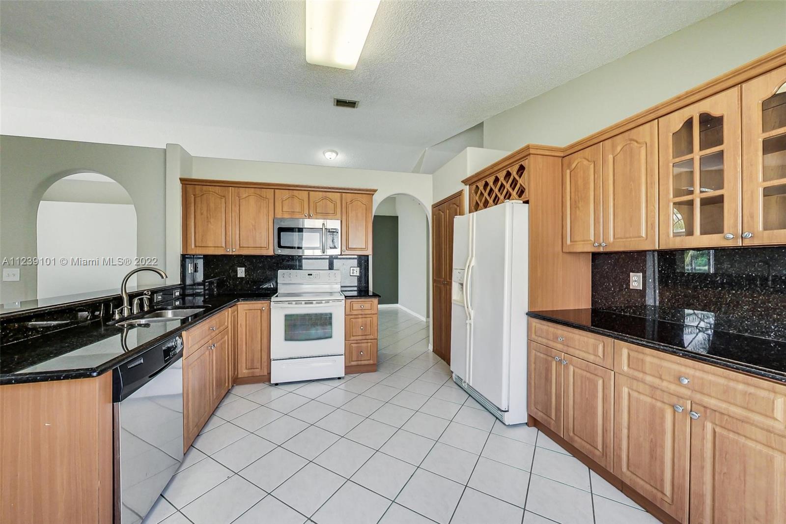 Silver Lakes Miramar, FL 33029 - Photo 14 of 38