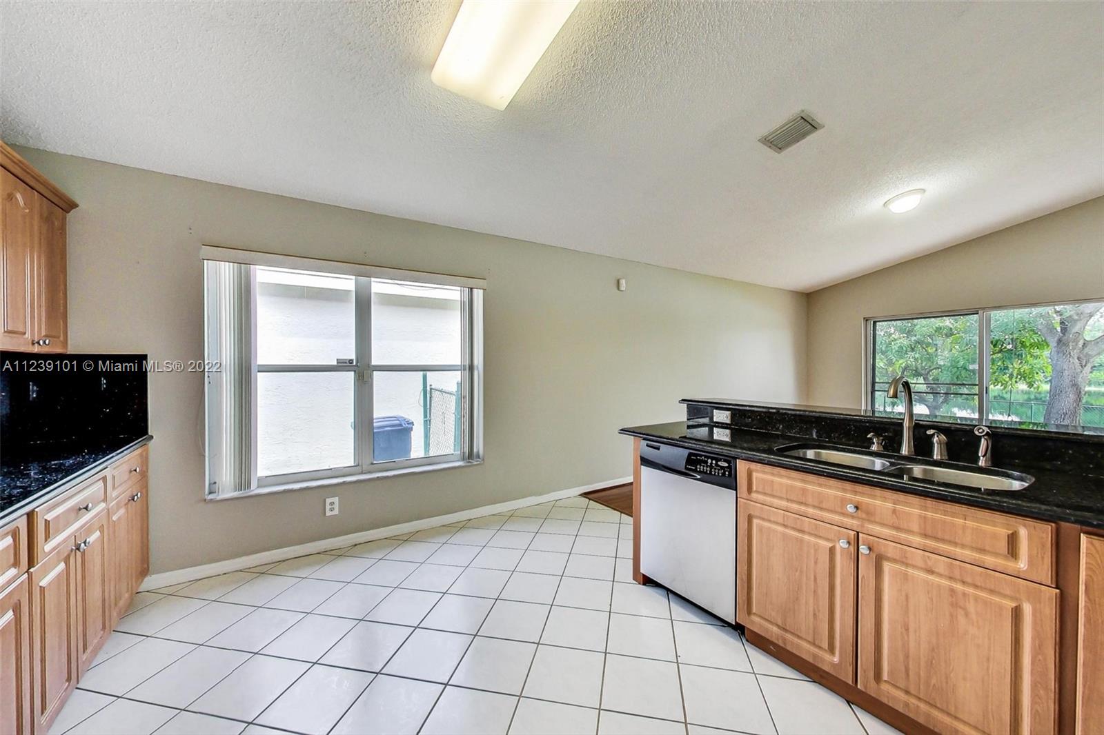 Silver Lakes Miramar, FL 33029 - Photo 15 of 38