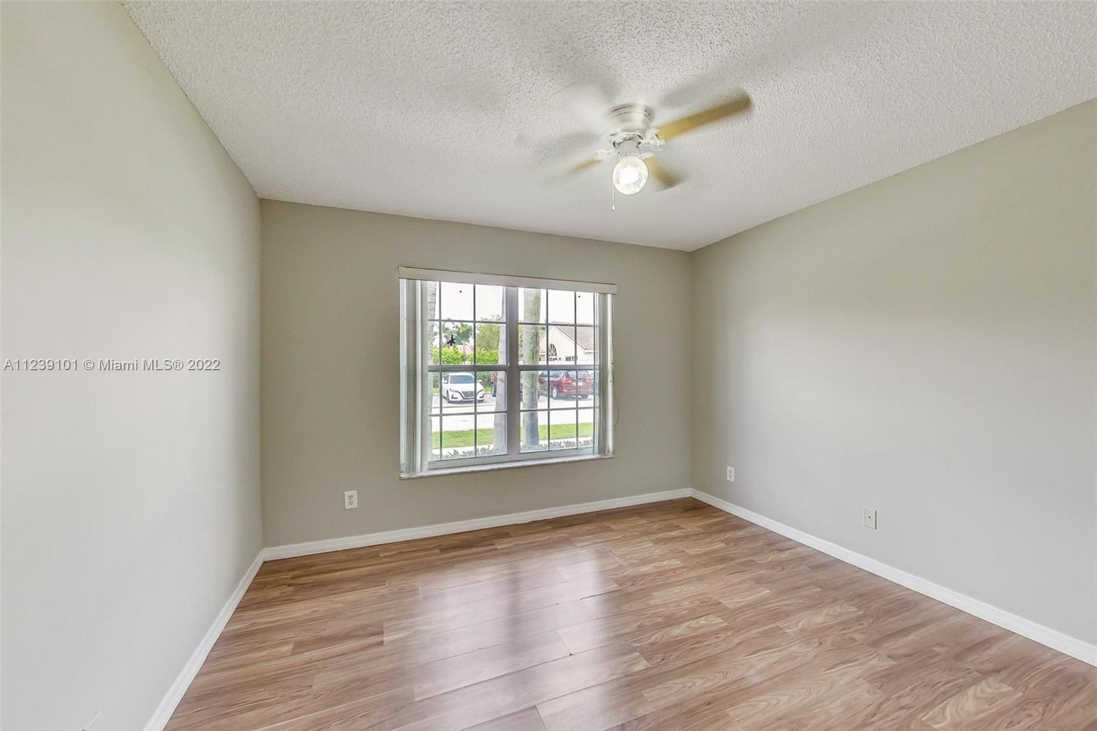 Silver Lakes Miramar, FL 33029 - Photo 23 of 38