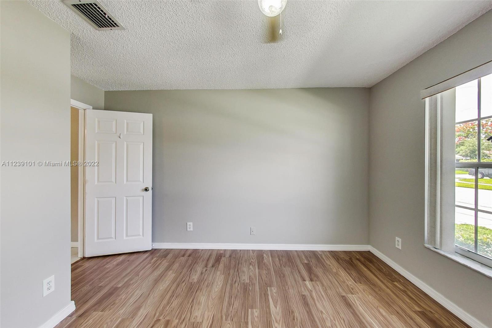 Silver Lakes Miramar, FL 33029 - Photo 24 of 38