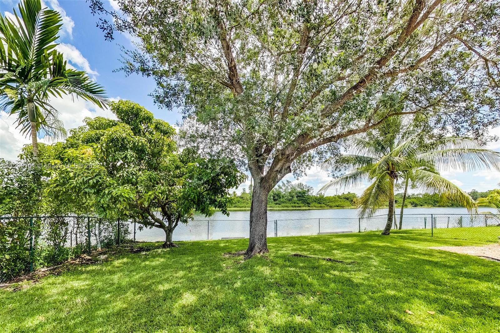 Silver Lakes Miramar, FL 33029 - Photo 34 of 38