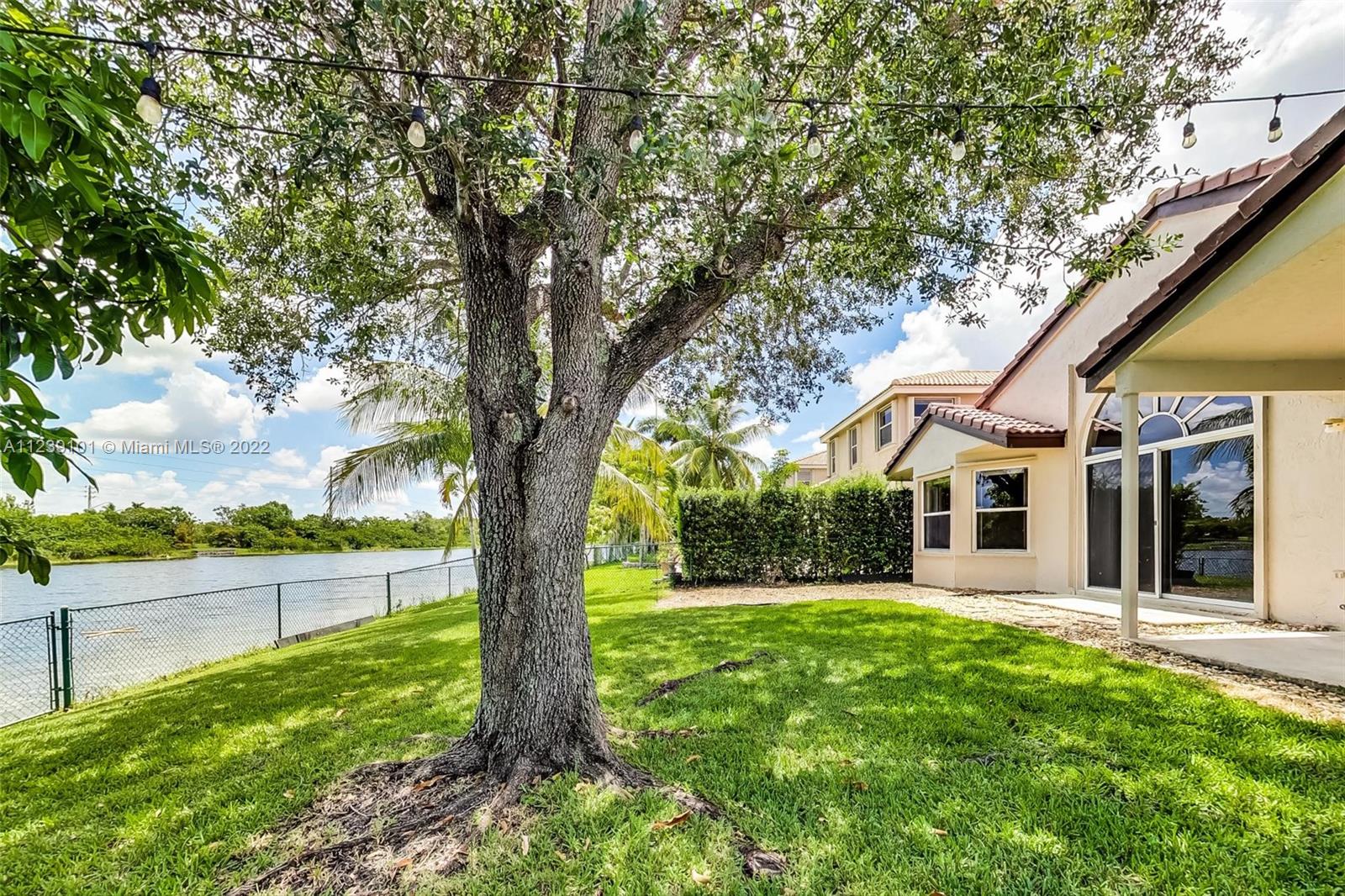 Silver Lakes Miramar, FL 33029 - Photo 36 of 38