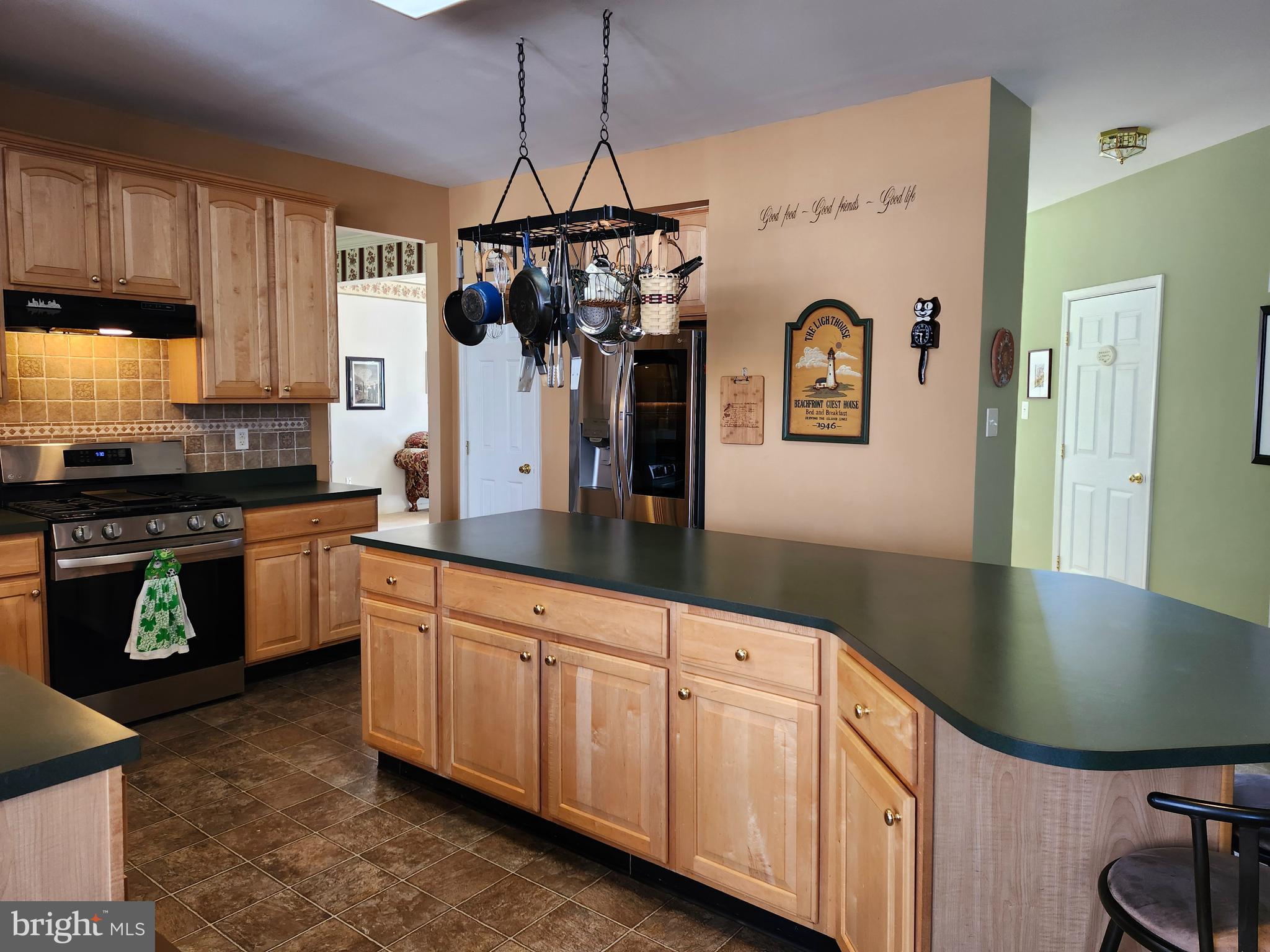 20 Red Fox Trail Sicklerville, NJ 08081 - Photo 28 of 64 Kitchen island