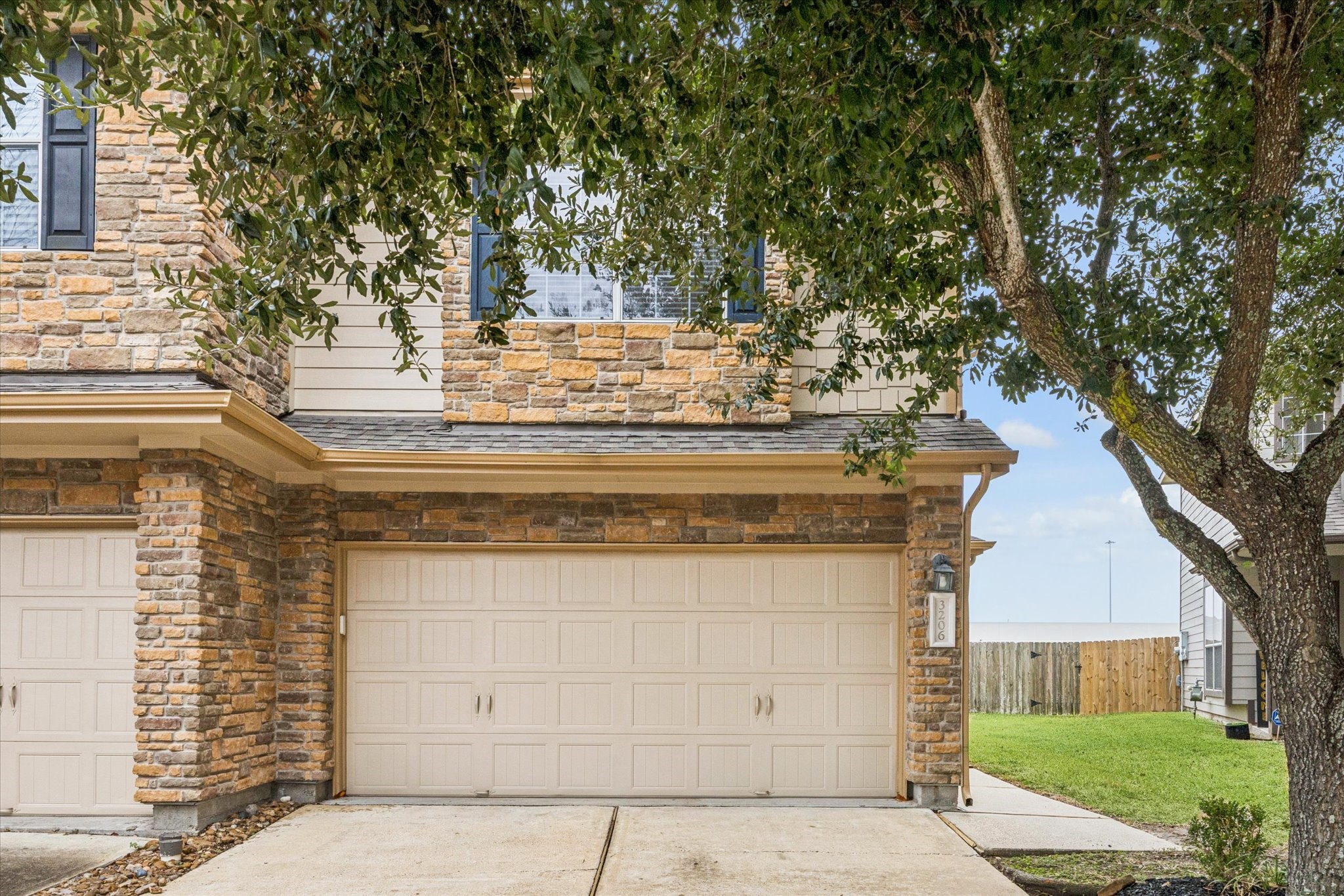 3206 Pearl Bluff Lane Houston, TX 77047 - Photo 1 of 20 a view of white house with a outdoor space