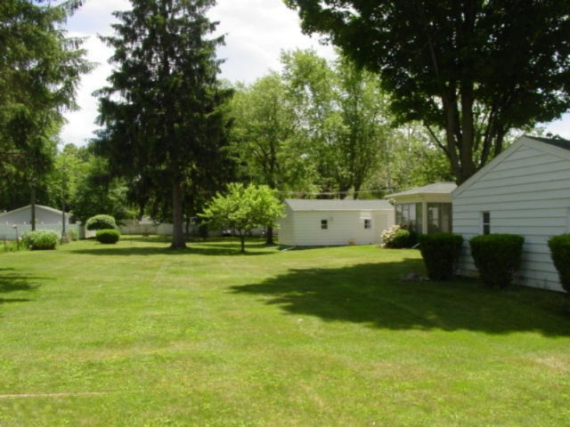 450 Kinney Road Decatur, MI 49045 - Photo 5 of 13 Back yard